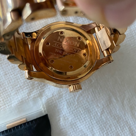 Nixon Facet